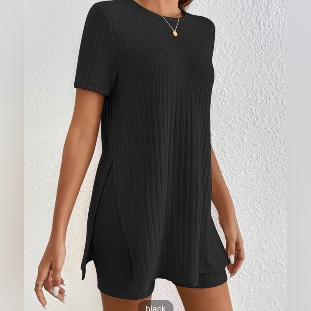 Solid, two piece ribbed short set